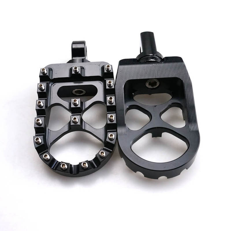 CNC Motorcycle Wide Foot Pegs Aluminum 360 degree Roating Adjustable Suitable for Harley Davidson Dyna Fatboy Iron 883 Sportster 883