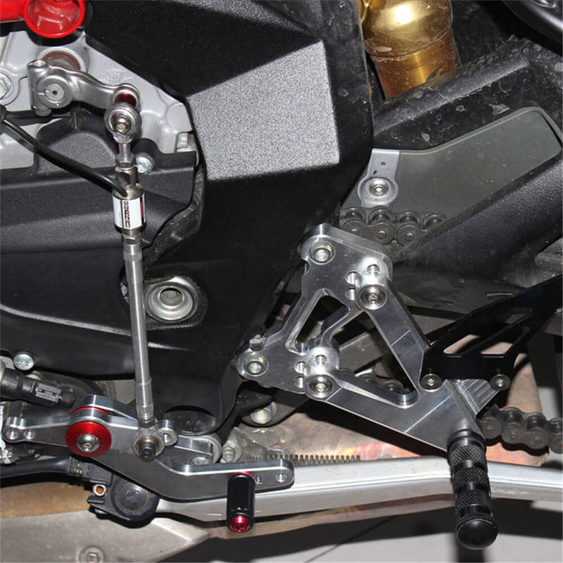 Rearsets Foot Pegs CNC Motorcycle Accessories Adjustable Rear Set FootPegs For MV Agusta F3 675/800 2012-2017